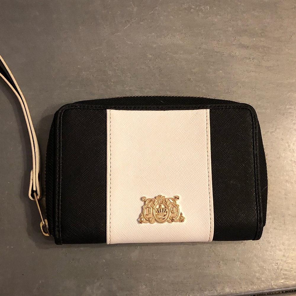 Juicy Couture wristlet
